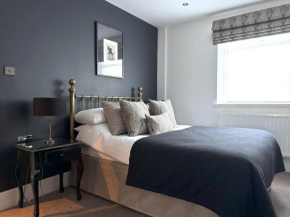 8 Crickhowell Cottages, Standard St, Central Crickhowell